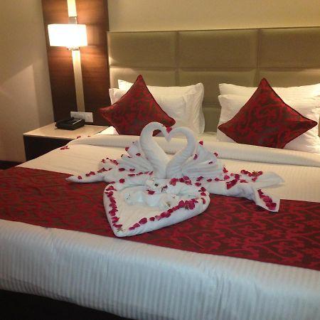 Continent Hotel Nawanshahr Nawāshahr Esterno foto