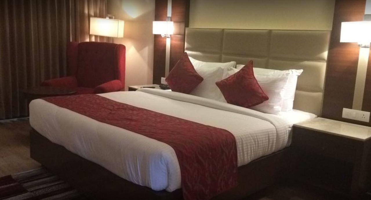 Continent Hotel Nawanshahr Nawāshahr Esterno foto