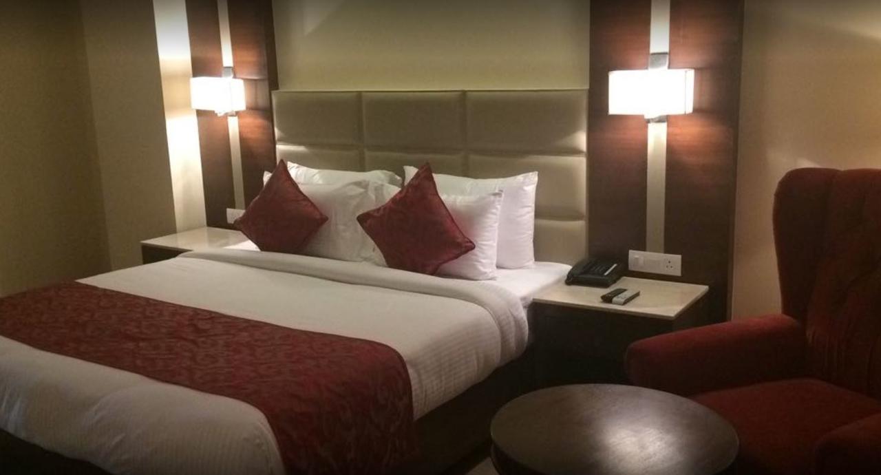 Continent Hotel Nawanshahr Nawāshahr Esterno foto