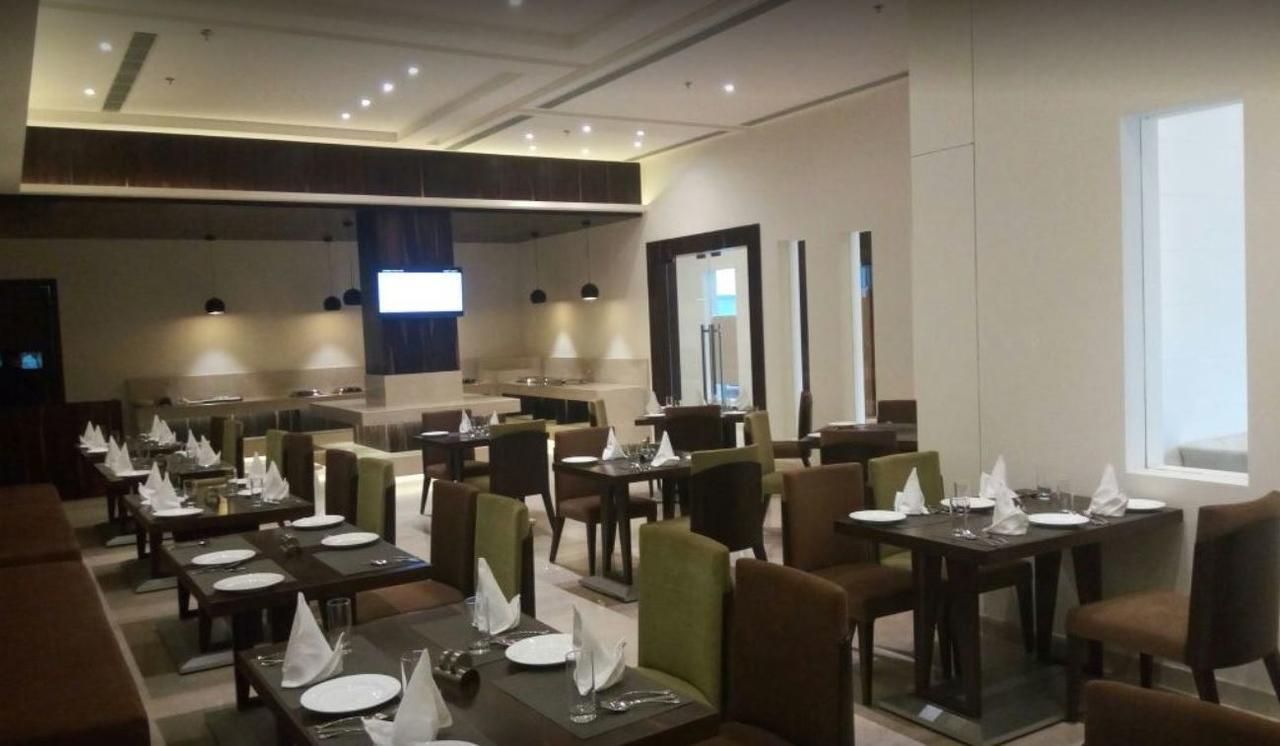 Continent Hotel Nawanshahr Nawāshahr Esterno foto