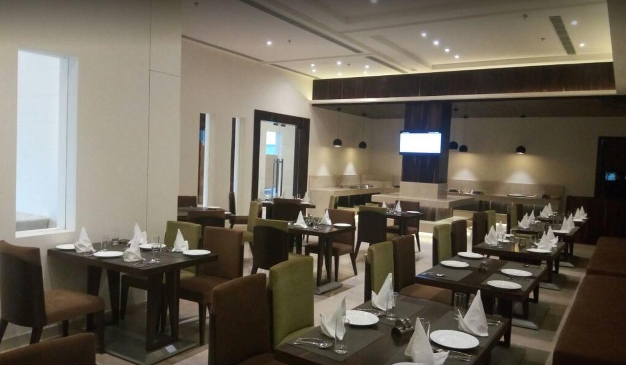 Continent Hotel Nawanshahr Nawāshahr Esterno foto