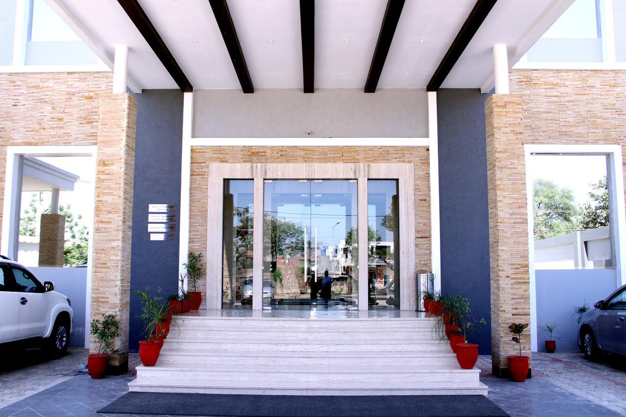 Continent Hotel Nawanshahr Nawāshahr Esterno foto