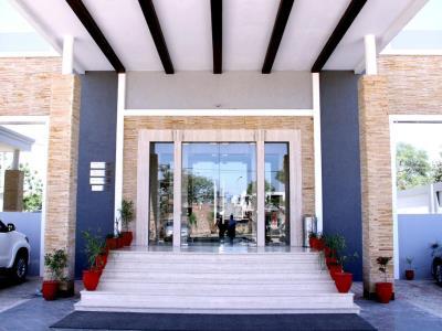 Continent Hotel Nawanshahr Nawāshahr Esterno foto